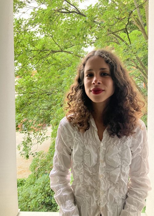 Saniya Taher-Photo Saniya Taher-Photo